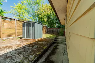 9023 SE Ankeny St, Portland, OR 97216 - Photo 35