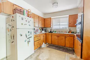 9023 SE Ankeny St, Portland, OR 97216 - Photo 27