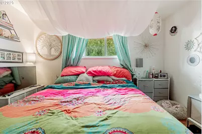 9023 SE Ankeny St, Portland, OR 97216 - Photo 13