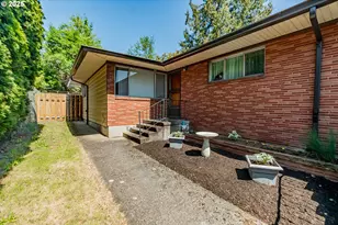 9023 SE Ankeny St, Portland, OR 97216 - Photo 21