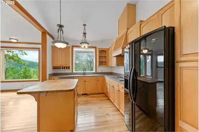 322 Monta Vista Ln, Roseburg, OR 97471 - Photo 27