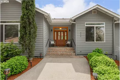 322 Monta Vista Ln, Roseburg, OR 97471 - Photo 3