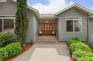 322 Monta Vista Ln, Roseburg, OR 97471 - Photo 3