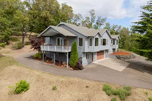 322 Monta Vista Ln, Roseburg, OR 97471 - Photo 11