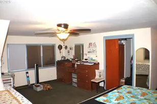 212 Park St, Riddle, OR 97469 - Photo 15