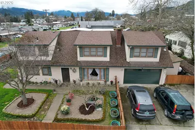 212 Park St, Riddle, OR 97469 - Photo 1