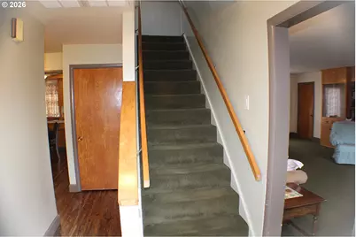 212 Park St, Riddle, OR 97469 - Photo 5