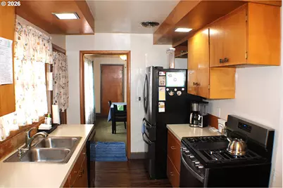 212 Park St, Riddle, OR 97469 - Photo 11