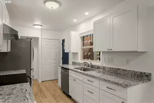 3046 SW Florida Ct, Portland, OR 97219 - Photo 13