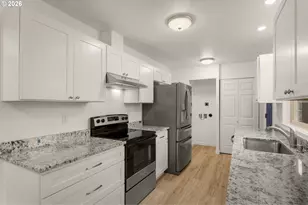 3046 SW Florida Ct, Portland, OR 97219 - Photo 15