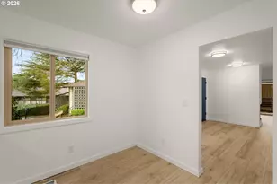 3046 SW Florida Ct, Portland, OR 97219 - Photo 17