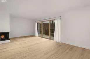 3046 SW Florida Ct, Portland, OR 97219 - Photo 5