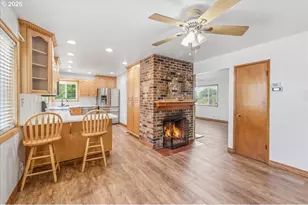 7910 N McKenna Ave, Portland, OR 97203 - Photo 7