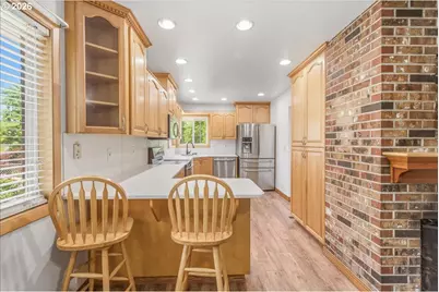 7910 N McKenna Ave, Portland, OR 97203 - Photo 9