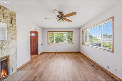 7910 N McKenna Ave, Portland, OR 97203 - Photo 7