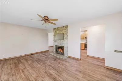 7910 N McKenna Ave, Portland, OR 97203 - Photo 3