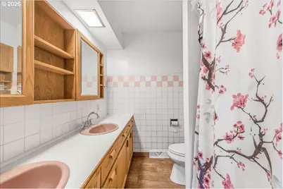 7910 N McKenna Ave, Portland, OR 97203 - Photo 17