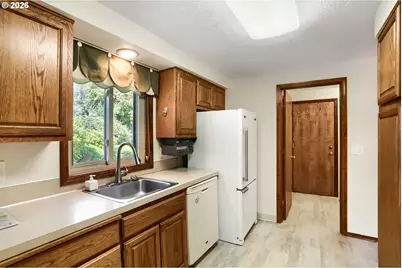 16615 NE Halsey St, Portland, OR 97230 - Photo 13