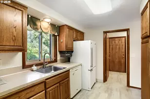 16615 NE Halsey St, Portland, OR 97230 - Photo 13
