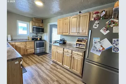 1135 Monmouth St, Independence, OR 97351 - Photo 15