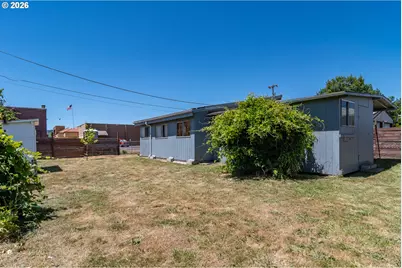 54 NW Rose St, Winston, OR 97496 - Photo 37
