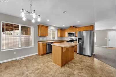 2210 NW 7th St, Battle Ground, WA 98604 - Photo 9