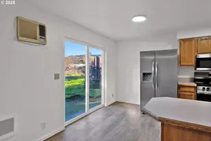 76330 Rainbow St, Oakridge, OR 97463 - Photo 17