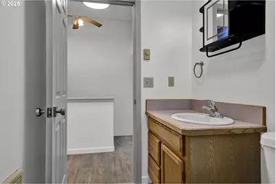 76330 Rainbow St, Oakridge, OR 97463 - Photo 27