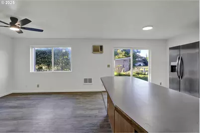 76330 Rainbow St, Oakridge, OR 97463 - Photo 9