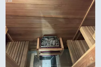 13540 NE Sacramento St, Portland, OR 97230 - Photo 9