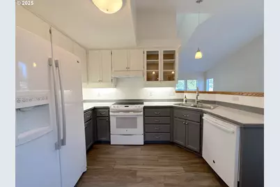 3933 Dorchester Ln, Eugene, OR 97404 - Photo 17