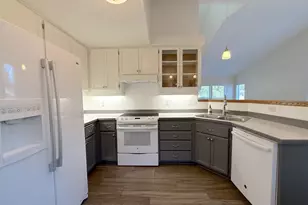 3933 Dorchester Ln, Eugene, OR 97404 - Photo 17