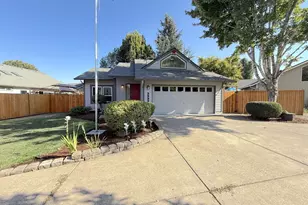 3933 Dorchester Ln, Eugene, OR 97404 - Photo 3