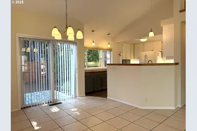 3933 Dorchester Ln, Eugene, OR 97404 - Photo 13