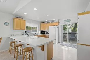 1045 NE 13th Ave, Rockaway Beach, OR 97136 - Photo 9