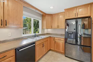 801 SE 37th Ave, Hillsboro, OR 97123 - Photo 15