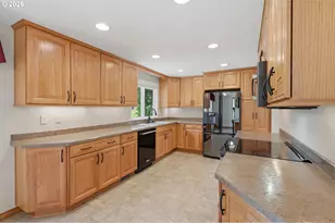 801 SE 37th Ave, Hillsboro, OR 97123 - Photo 13