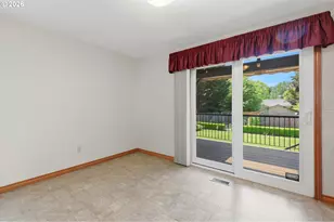 801 SE 37th Ave, Hillsboro, OR 97123 - Photo 17