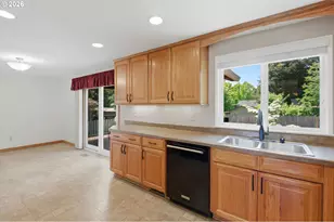 801 SE 37th Ave, Hillsboro, OR 97123 - Photo 17