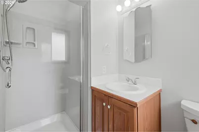 801 SE 37th Ave, Hillsboro, OR 97123 - Photo 21