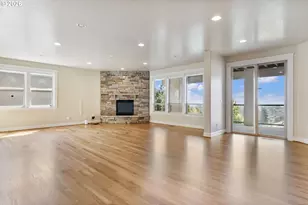 2633 NW Holloway Dr, Portland, OR 97229 - Photo 23