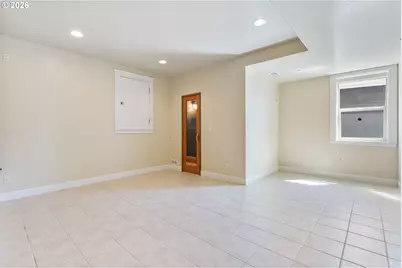 2633 NW Holloway Dr, Portland, OR 97229 - Photo 25