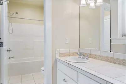 2633 NW Holloway Dr, Portland, OR 97229 - Photo 29