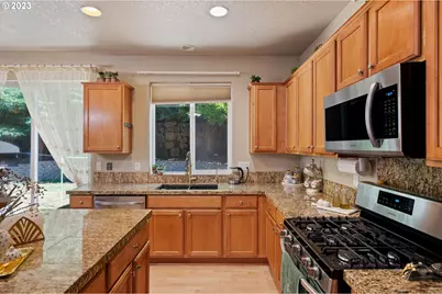 5653 SW Lee St, Tualatin, OR 97062 - Photo 17