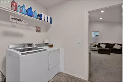 789 S 52nd Pl, Springfield, OR 97478 - Photo 35