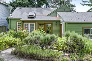 1827 SW Dewitt St, Portland, OR 97239 - Photo 41