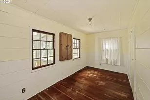 1827 SW Dewitt St, Portland, OR 97239 - Photo 25