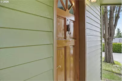 1827 SW Dewitt St, Portland, OR 97239 - Photo 3