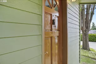 1827 SW Dewitt St, Portland, OR 97239 - Photo 3