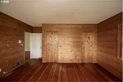 1827 SW Dewitt St, Portland, OR 97239 - Photo 23